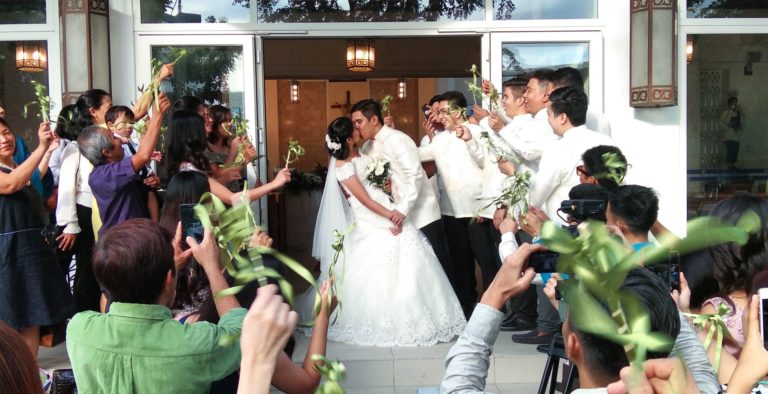 bride-and-groom-celebration-couple-1406374